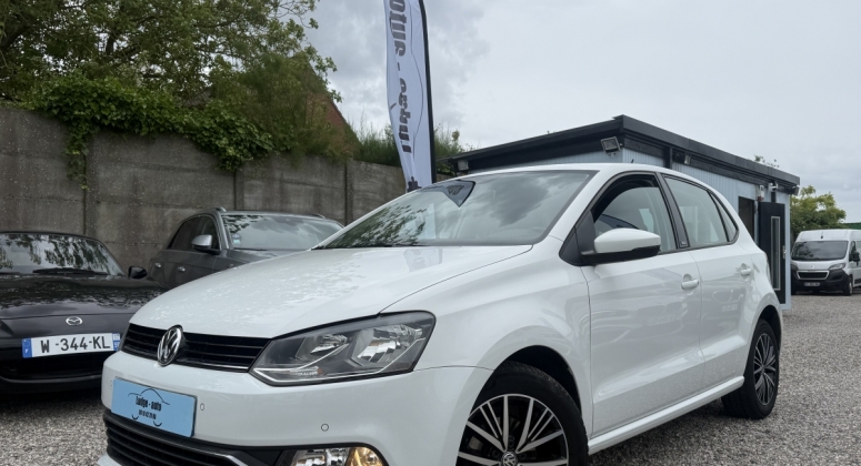 VOLKSWAGEN POLO ESSENCE